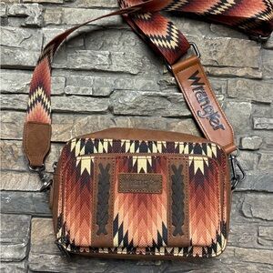 Wrangler Womens Shoulder Cross Body Purse Bag Built In Wallet Aztec Western NWOT